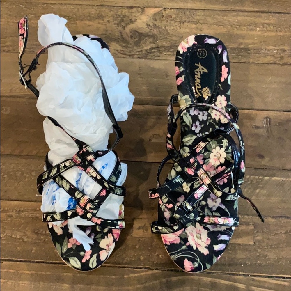 Anna wedge floral shoes 7.5